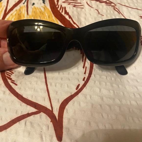 CHANEL Black Sunglasses - Picture 1 of 4